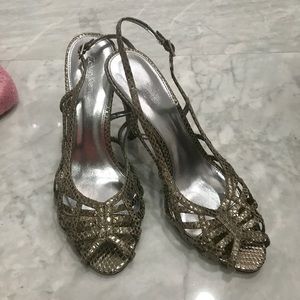 New Calvin Klein heels sz 8 pewter snakeskin color